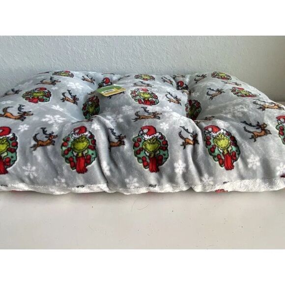 Dr. Seuss The Grinch And Max Dog Pet BED Super Soft Christmas 36 X 27 X 3” NEW - Picture 11 of 16